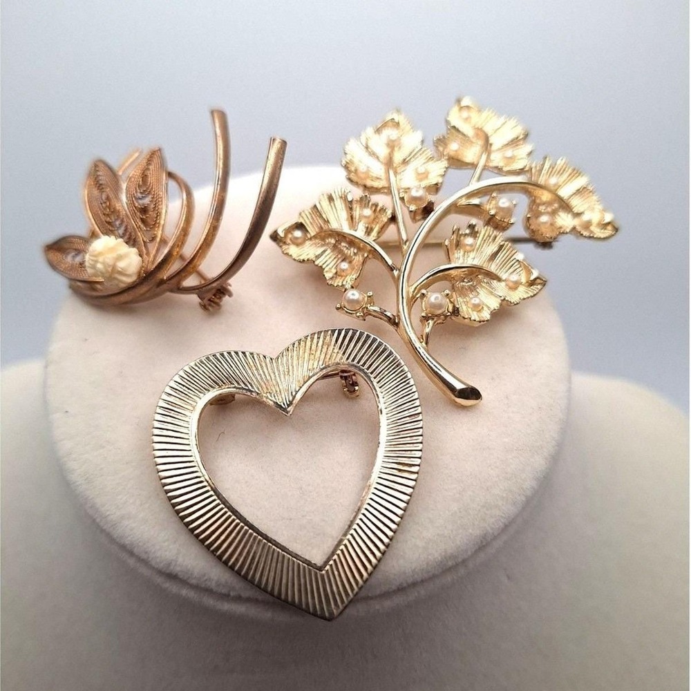 Vintage heart brooch leaf flower gold tone set of 3 from 50s to 60s mid century